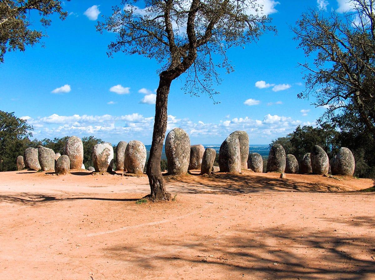 Conjunto de menires do Cromeleque dos Almendres